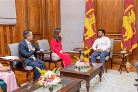 El presidente de Sri Lanka, Anura Kumara Dissanayake, recibió a la embajadora de Hanoi en Colombo, Trinh Thi Tam (Fuente: VNA)
