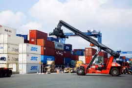 Vietnam registra superávit comercial de más de cuatro mil millones de dólares 