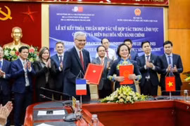 Francia apoyará a Vietnam en modernización de administración pública