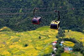 Contribuye sistema de teleférico de Fansipan al turismo en el "techo de Vietnam"