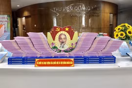 Exposición de libros sobre elecciones generales de Vietnam