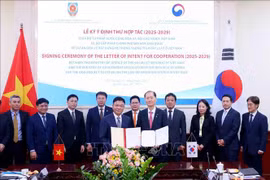 Los dos ministerios firman una carta de intención de cooperación para la construcción de un sistema de información jurídica en Vietnam para el período 2025-2029. (Foto: VNA)