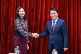 El ministro de Seguridad Pública de Vietnam, coronel general Luong Tam Quang, recibe a Pauline Tamesis, coordinadora residente de la ONU en el país. (Foto: VNA)