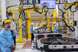 Una visita a la fábrica de baterías para coches eléctricos de Vinfast