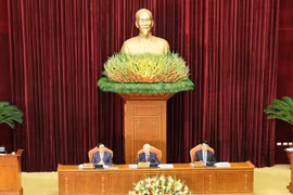 El secretario general del Partido Comunista de Vietnam, Nguyen Phu Trong (centro), preside la reunión (Foto: VNA)