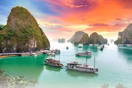 Bahía de Ha Long, uno de los 55 destinos más bellos del mundo