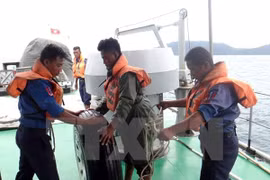 Encuentran 29 cadáveres de accidente de avión militar en Myanmar 