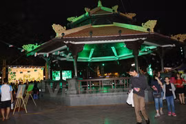 Hanoi se tiñe de verde en el Día de San Patricio