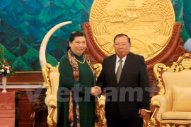 Dirigentes de Laos y Vietnam manifiestan satisfacción por avance de nexos bilaterales 