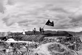 Vietnam celebra 63 años de victoria de batalla Dien Bien Phu 
