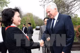 Presidenta del Parlamento vietnamita resalta nexos con Hungría 