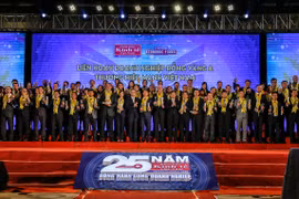 Premian a empresas con mayores contribuciones a la economía vietnamita