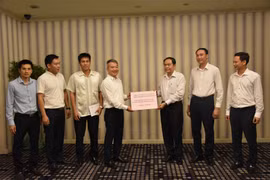 Ofrece Embajada de Vietnam en Laos apoyo a connacionales afectadas por inundaciones 