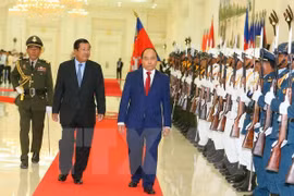 Vietnam y Camboya comprometidos a seguir consolidando nexos amistosos