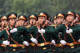 Ministro vietnamita de Defensa felicita a soldados en ocasión del Tet