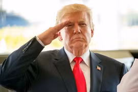 Visita de Trump busca impulsar nexos con Vietnam en economía, comercio y seguridad 