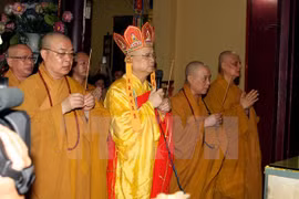 Presidente de Vietnam felicita a budistas por Vesak 2017 