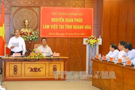 Premier exhorta a Khanh Hoa a desarrollar economía basada en turismo 