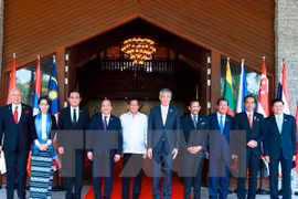 Premier de Vietnam cumple nutrida agenda en XXX Cumbre de ASEAN