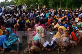 Más de 370 mil myanmenos huyen a Bangladesh por violencia en Rakhine