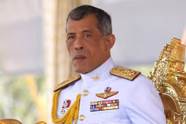 Rey de Tailandia ordena la enmienda de la Constitución