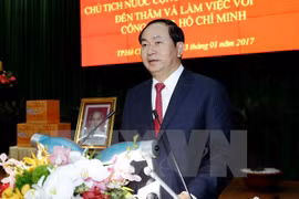 Presidente vietnamita visita fuerzas armadas de Ciudad Ho Chi Minh