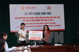 Cruz Roja de China apoya a pobladores afectados por inundaciones en Vietnam