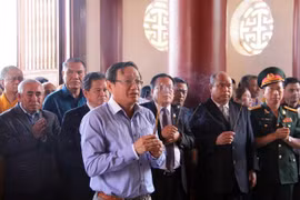 Vietnamitas en Laos rinden homenaje al Presidente Ho Chi Minh