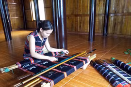 Brocado de minoría Ta Oi reconocido patrimonio inmaterial de Vietnam