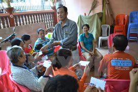 Respaldan a vietnamitas en Camboya afectados por desastres naturales