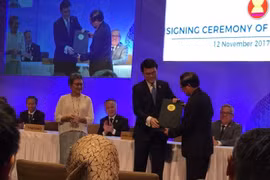 ASEAN y Hong Kong (China) firman acuerdos de comercio e inversión
