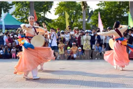 Efectúan en Ciudad Ho Chi Minh programa artístico callejero