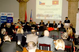 Buscan impulsar comercio e inversión entre Vietnam y República Checa