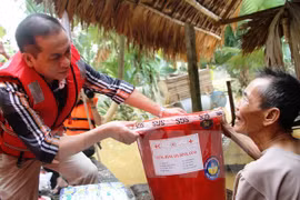 Reconocen ayuda humanitaria de Cruz Roja Noruega a Vietnam