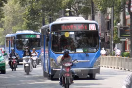 Ciudad Ho Chi Minh amplía operación de buses que utilizan gas natural comprimido