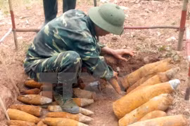 Inician curso de desactivación de bombas para fuerzas vietnamitas de mantenimiento de paz