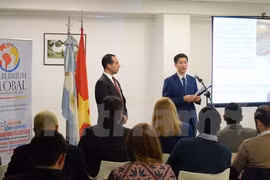  Promueven imágenes de Vietnam en Argentina
