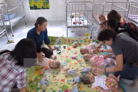 Celebran fiesta en ocasión del Tet para niños con VIH en Da Nang