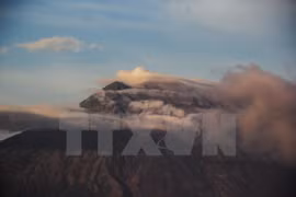 Erupción del volcán Agung afecta al turismo en Bali