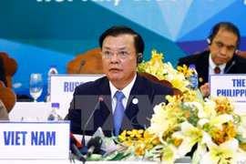 Ministro vietnamita enfatiza necesidad de financiamientos sociales para infraestructuras en APEC 