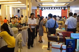 Inauguran Feria de Industria y Comercio de localidades litorales centrales de Vietnam