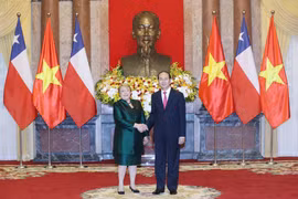 Presidente vietnamita recibe a Michelle Bachelet