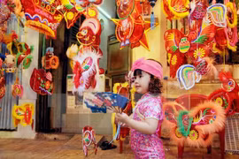 Efectúan en Hanoi actividades en saludo a Fiesta de Medio Otoño