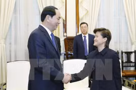 Presidente vietnamita llama inversiones singapurenses en parques industriales 