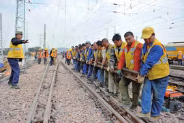 Laos y China por fomentar lucha contra corrupción en construcción de ferrocarril transfronterizo 