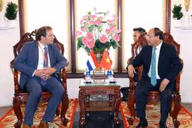 Premier de Vietnam aspira a aprender experiencias de Países Bajos en respuesta al cambio climático