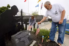 Veteranos estadounidenses visitan Vietnam