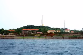 A un año de incidente ambiental provocado por Formosa, turismo marítimo de Quang Tri se recupera 