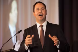 Ministro australiano aprecia reformas económicas de Vietnam