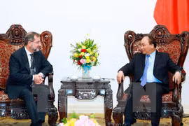Premier vietnamita recibe a embajadores de Nueva Zelanda y Eslovenia